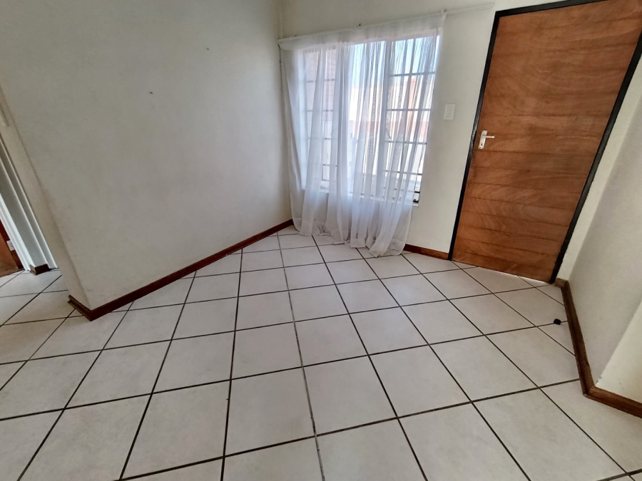 To Let 2 Bedroom Property for Rent in Hillside Free State